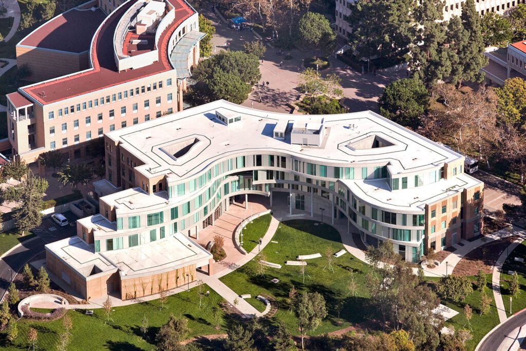 Humanities Gateway at UC Irvine - Fentress Architects